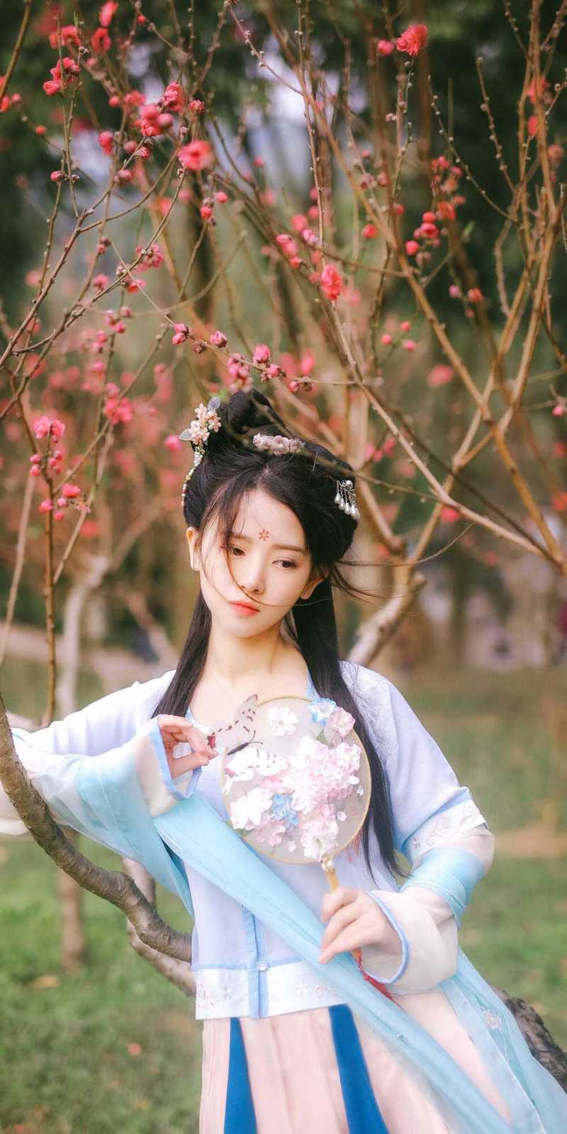 畅销小说军婚撩人，病娇军王狂求我贴贴