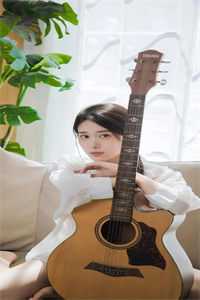 未婚夫迎娶闺蜜，我反手喜提两亿