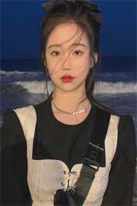 洞房花烛夜，世子他被迫圆房了