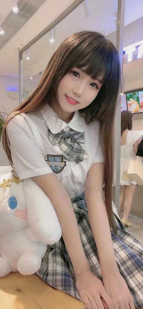 全京城偷听我心声后，我成为团宠